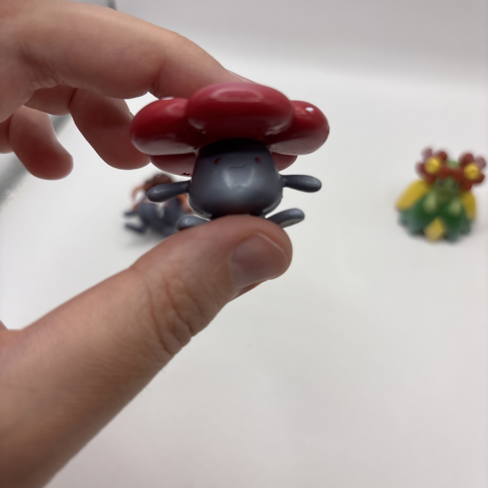 Tomy Pokemon Bellossom Vileplume Gloom ledyba Tomy Pokemon Collection Figure