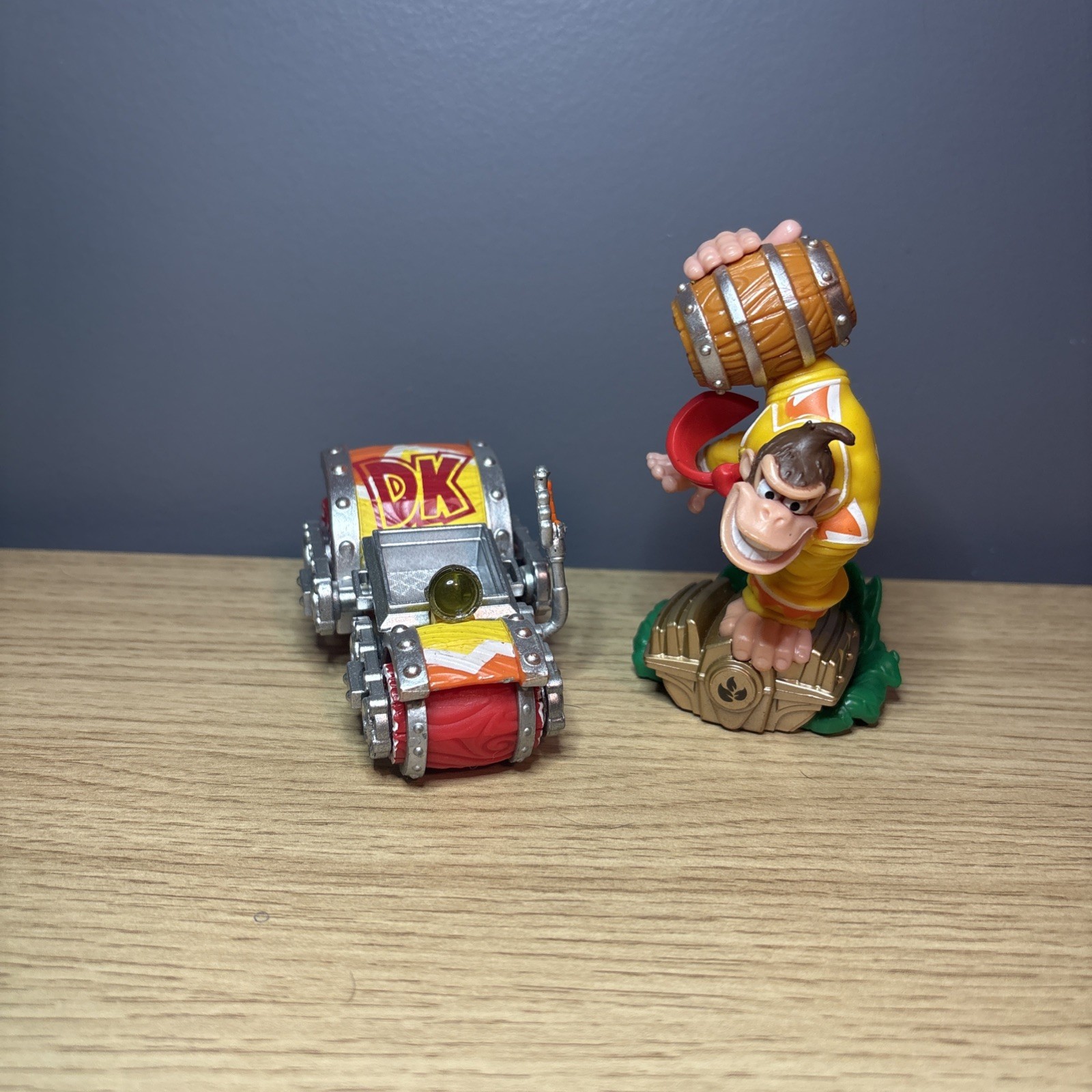 Skylanders SuperChargers Donkey Kong & Barrel Blaster Vehicle Amiibo Set