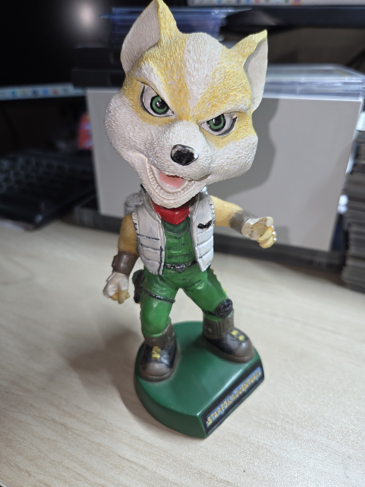2002 Nintendo STARFOX Adventures Bobblehead Limited Edition – Broken fingers!