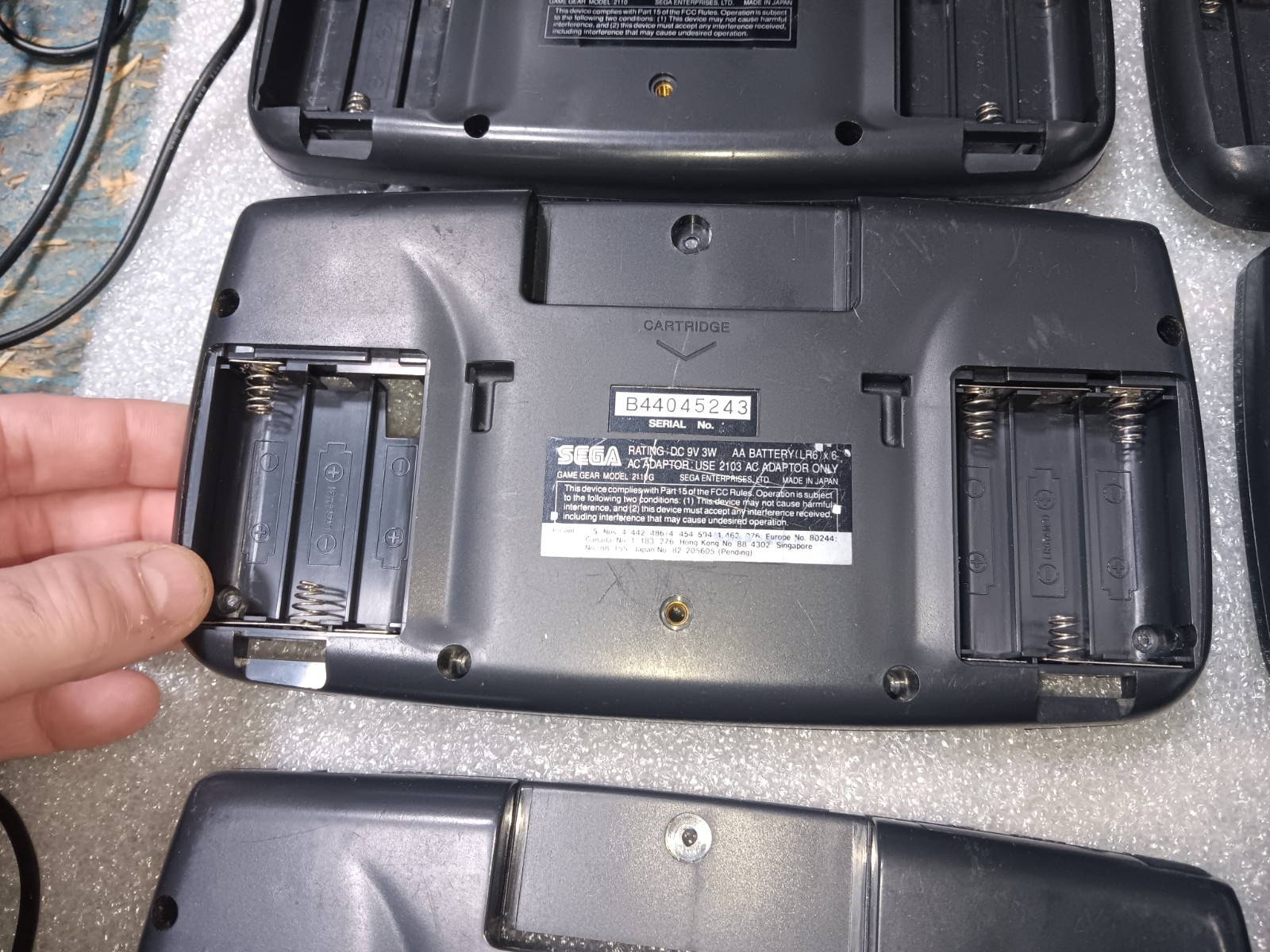 SEGA Game Gear 2110 EXACT EMPTY BACK BATTERY CORROSION X6 ONLY-INTACT-SEE ALL