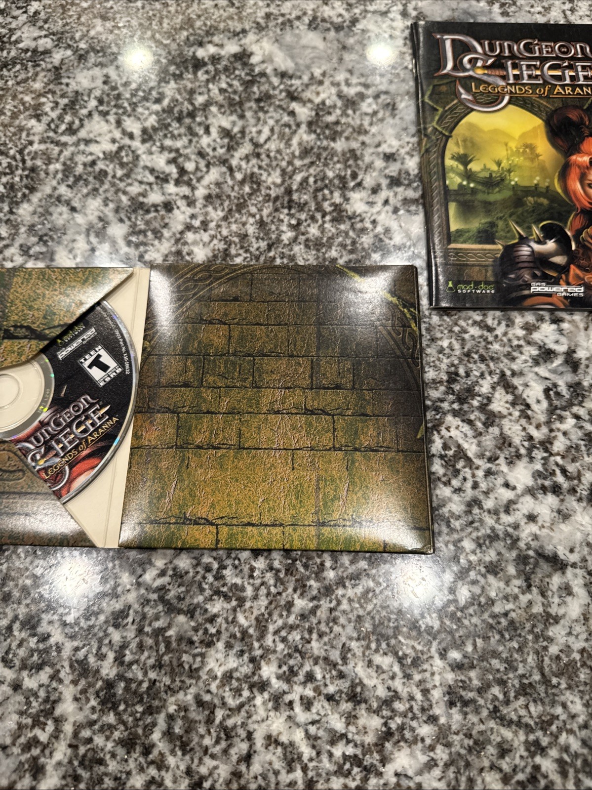 Dungeon Siege Legends of Aranna CD-ROM PC Base Game + Expansion 3-Disc Set Good