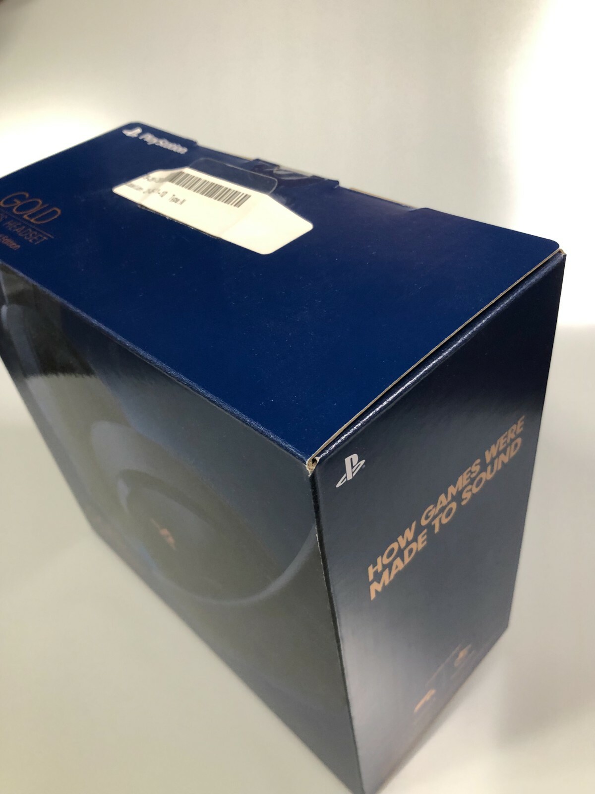 Sony 500 Million Limited Edition Gold Wireless Headset and Controller – NEW