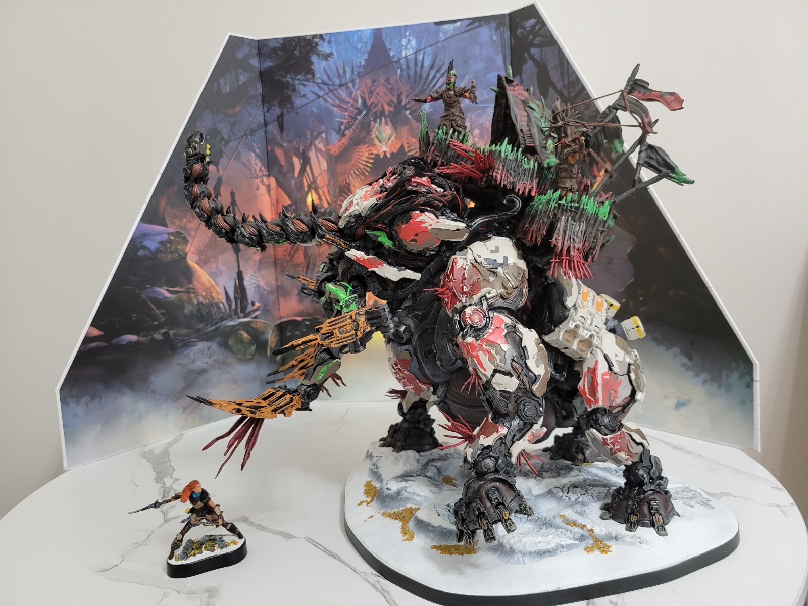 Horizon Forbidden West Regalla Edition Tremortusk Mini Aloy Statue & Background