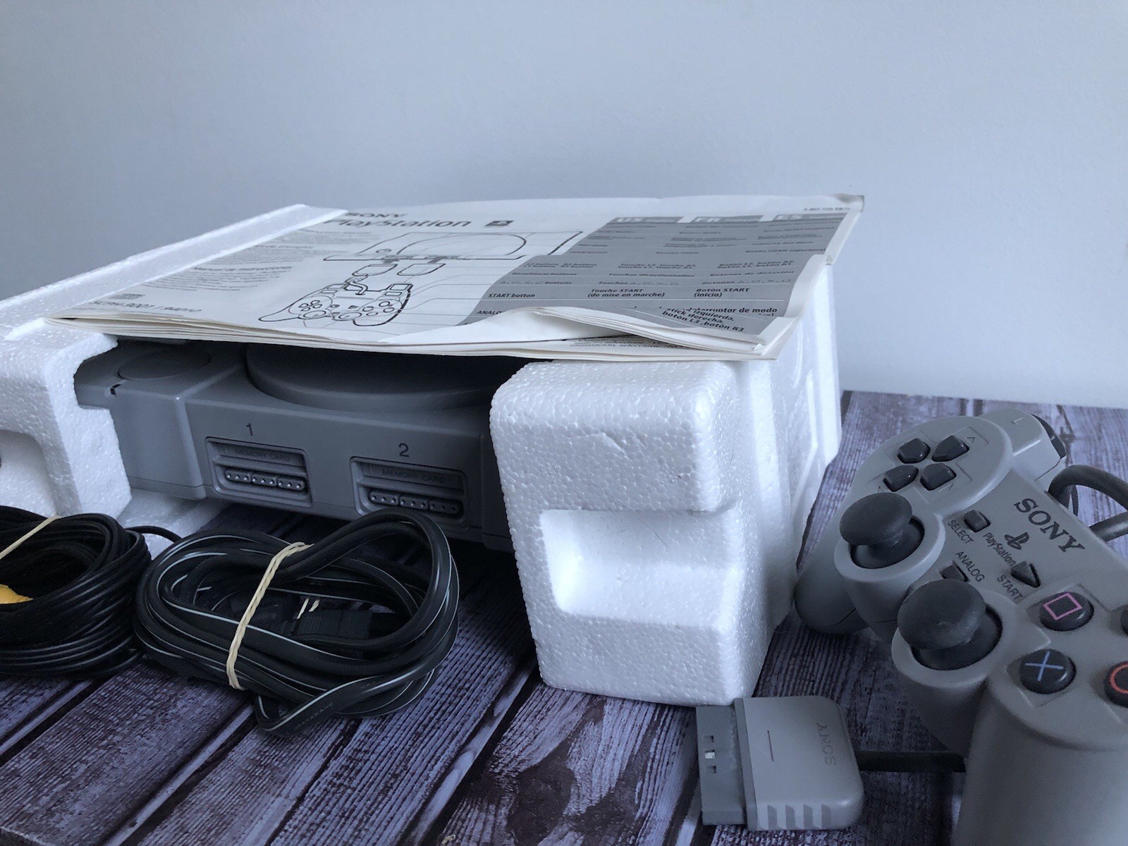 PS1 Console W/ Box (US) Resident Evil 1 Directors Cut / RE 2 DualShock EDT.