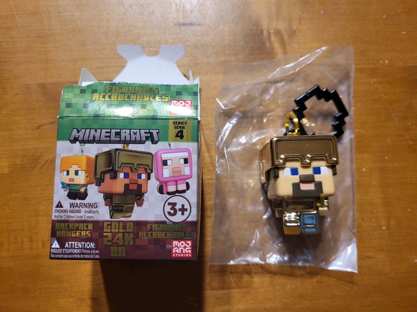 Minecraft GOLD ARMOR STEVE 24K Chase Backpack Hangers Series 4 Mojang RARE