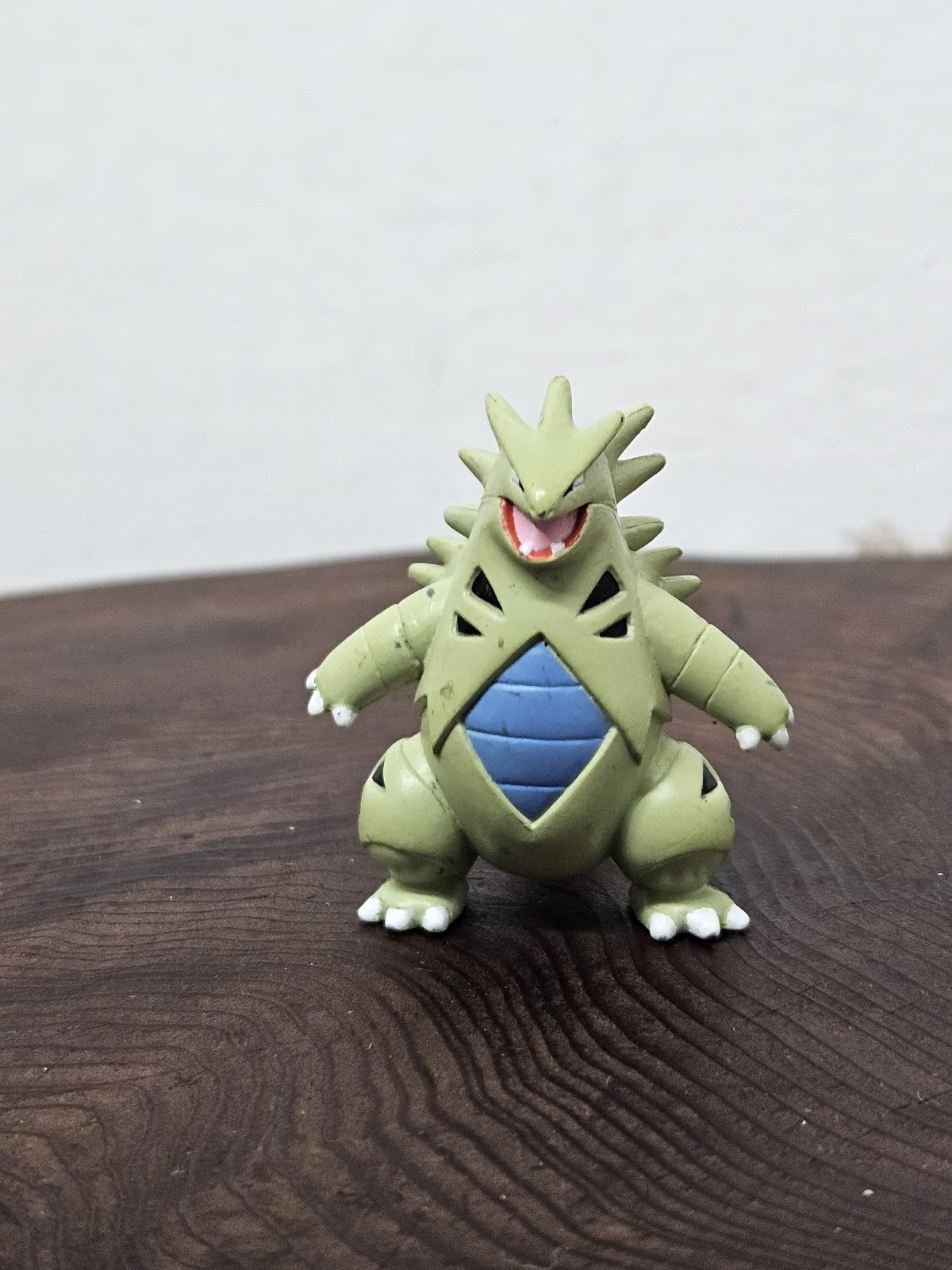 Tyranitar (Lighter color) Pokemon Monster Collection Figure Tomy D06 1.8in