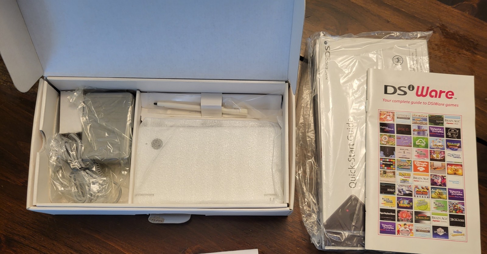 Nintendo DSi White Console English Complete In Box CIB Brand New