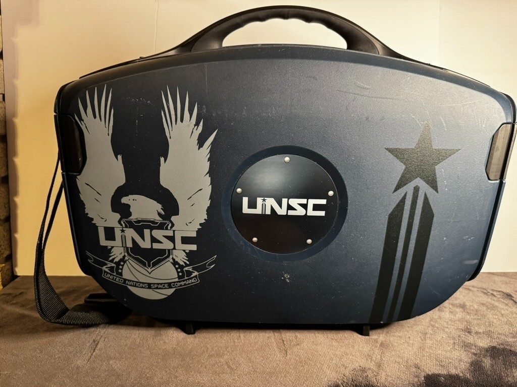 USED Halo UNSC Limited Edition: GAEMS Vanguard G190 LCD Gaming Case NO CORDS