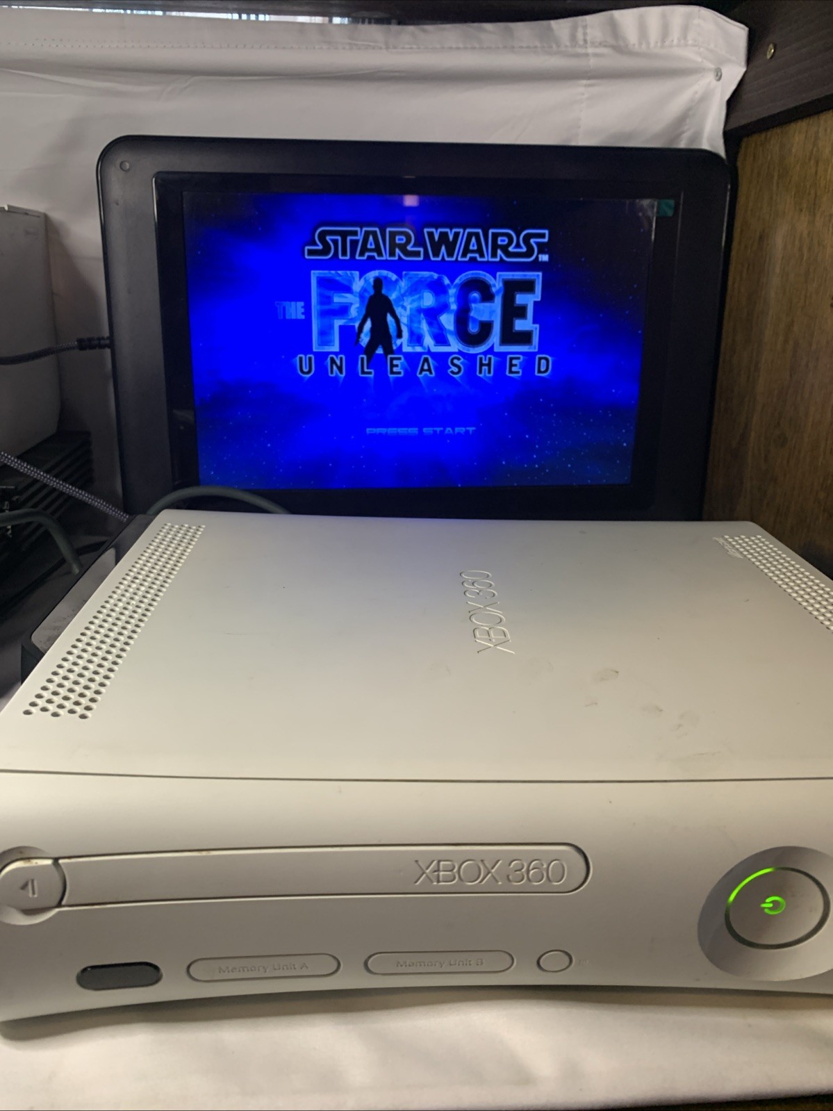 Xbox 360 Console With 120GB HDD White Console W Power Cord & 1 Game