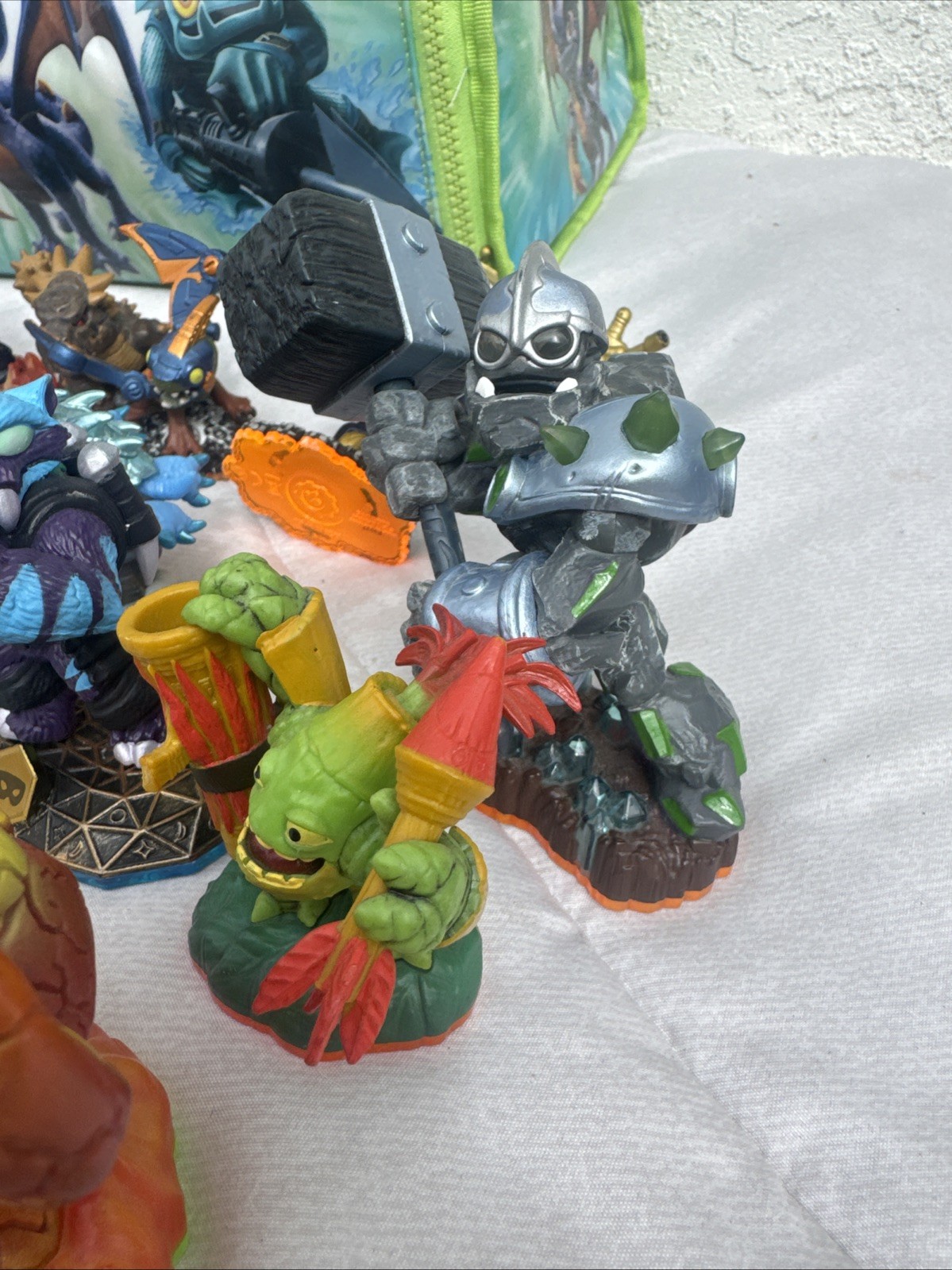 Spyro’s Adventure Skylanders Bag w/ 20 Skylander Figures