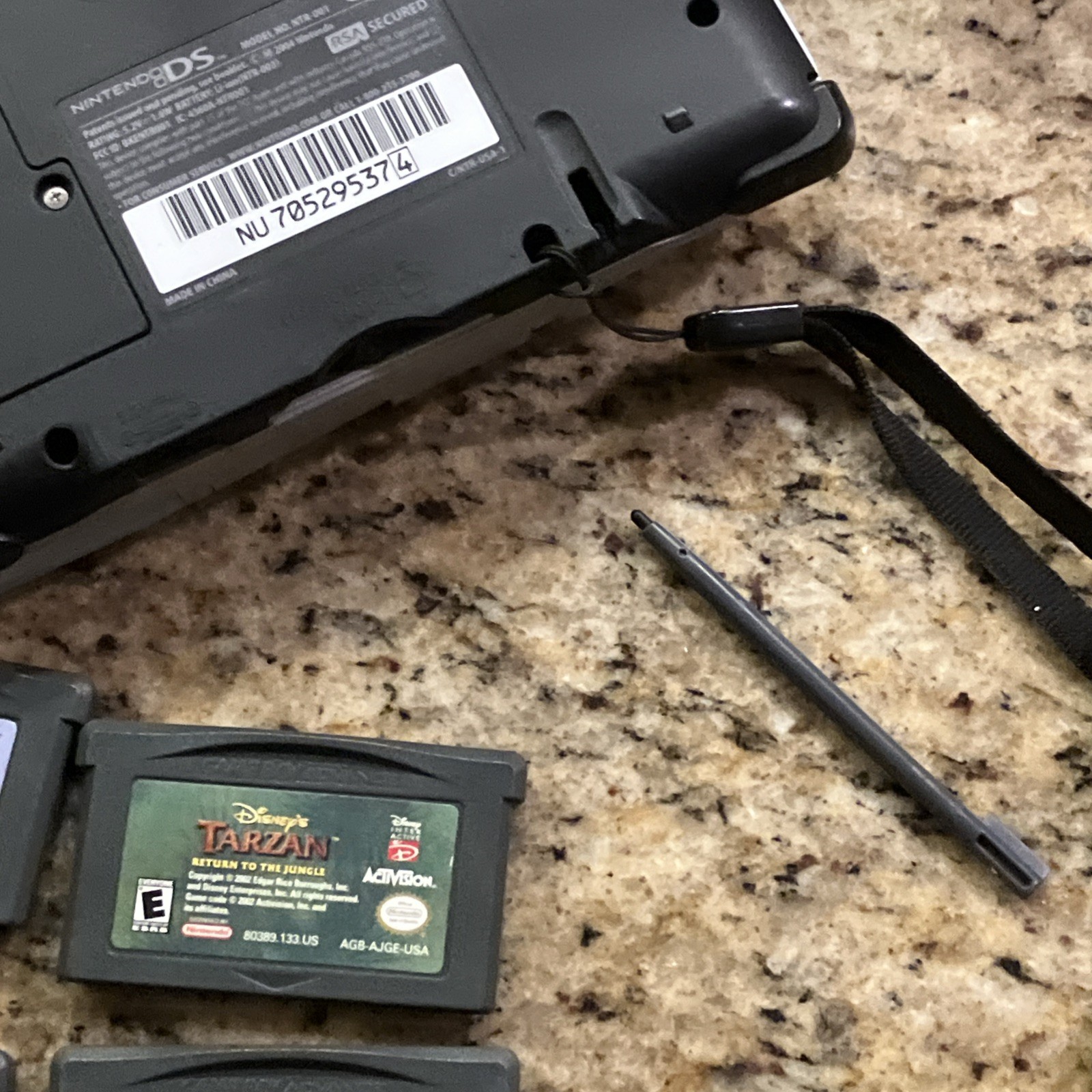 Nintendo DS NTR-001 with Charger Titanium Silver w/ Bad Hinge + 4 games – tested