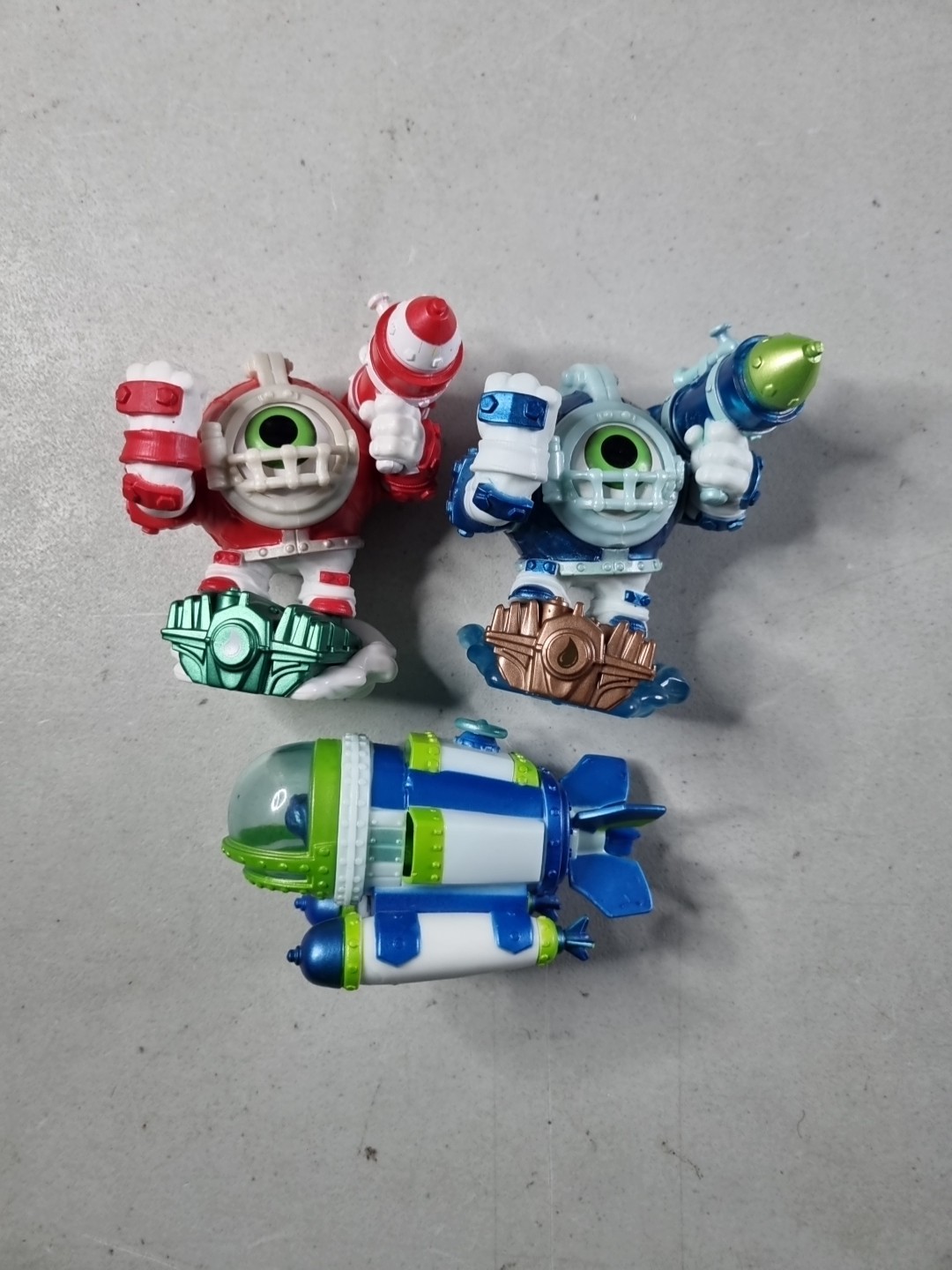 SKYLANDERS: SUPERCHARGERS: Dive Clops & Dive Bomber Vehicle & Missile Tow Bundle