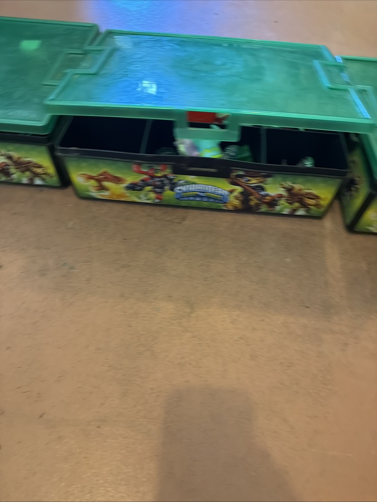 Skylander Lot 75+ Pieces – 3 Carrying Cases.