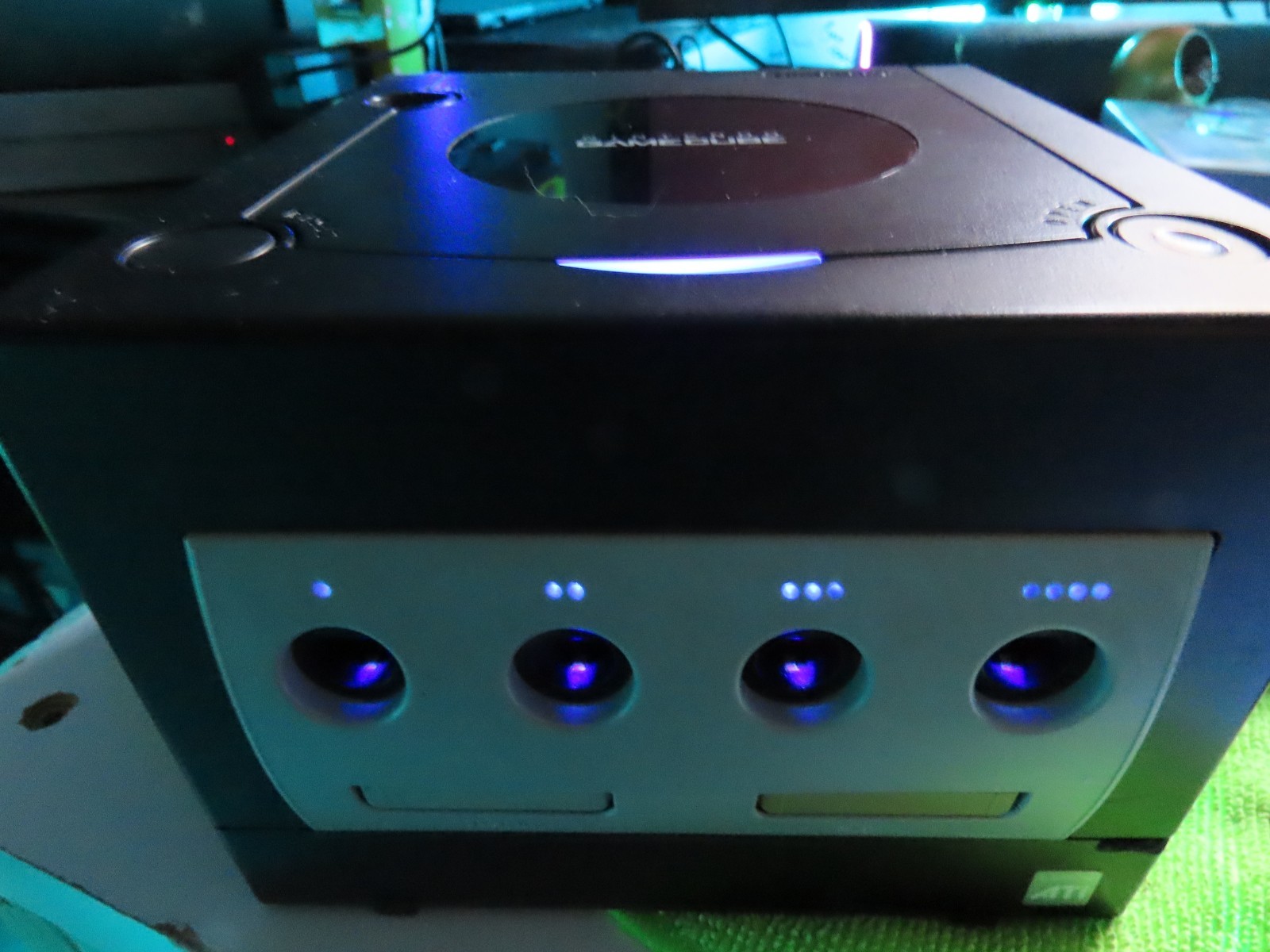 ULTRAVIOLET UV Nintendo GameCube LED Light Mod Modification for controller ports