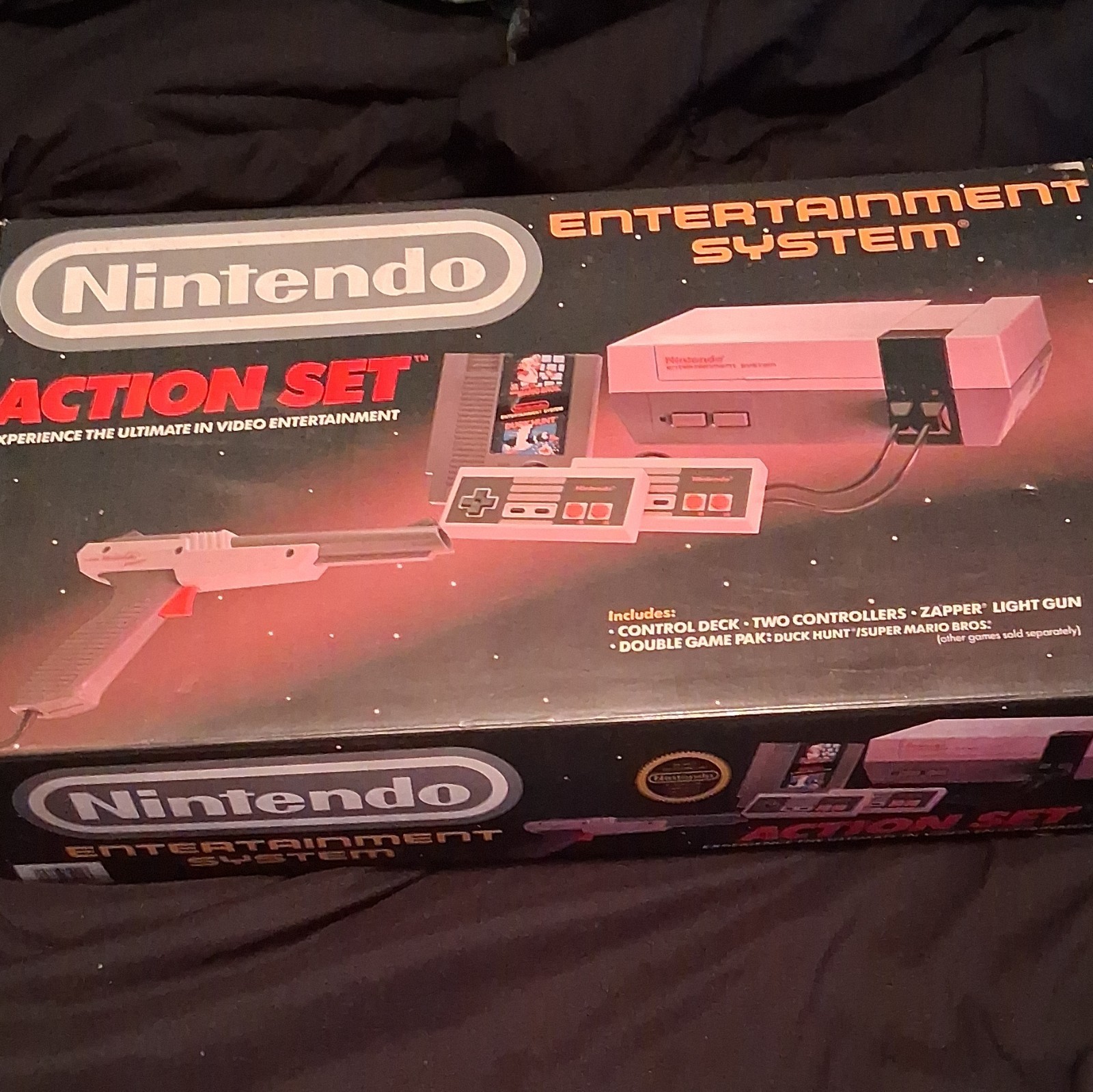 Nintendo NES Action Set Bundle w/ Zapper, Controllers & 4 Games NTSC-U/C