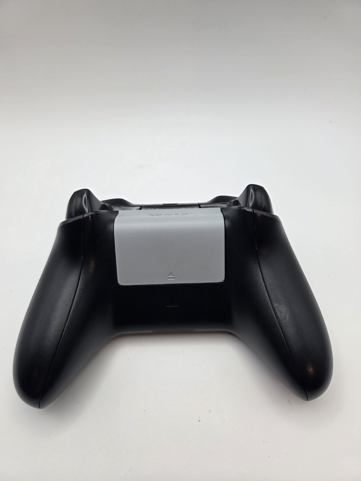 Black Xbox One 1537 Controller – Tested – No Drift – Grey OEM Battery Cover