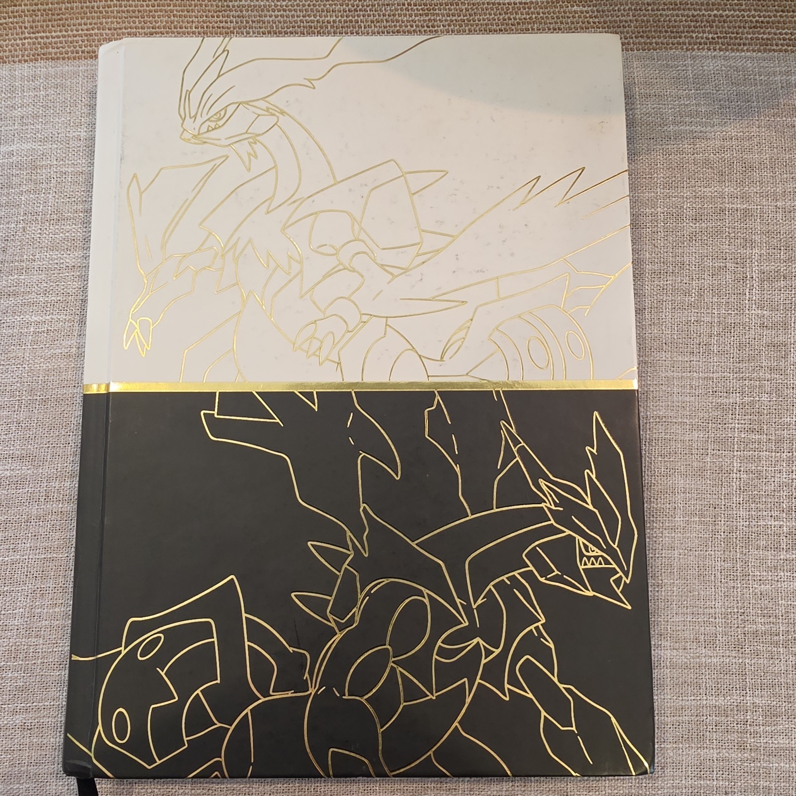 Pokémon Black 2 & White 2 Collector’s Edition Strategy Guide Hardcover – Rare