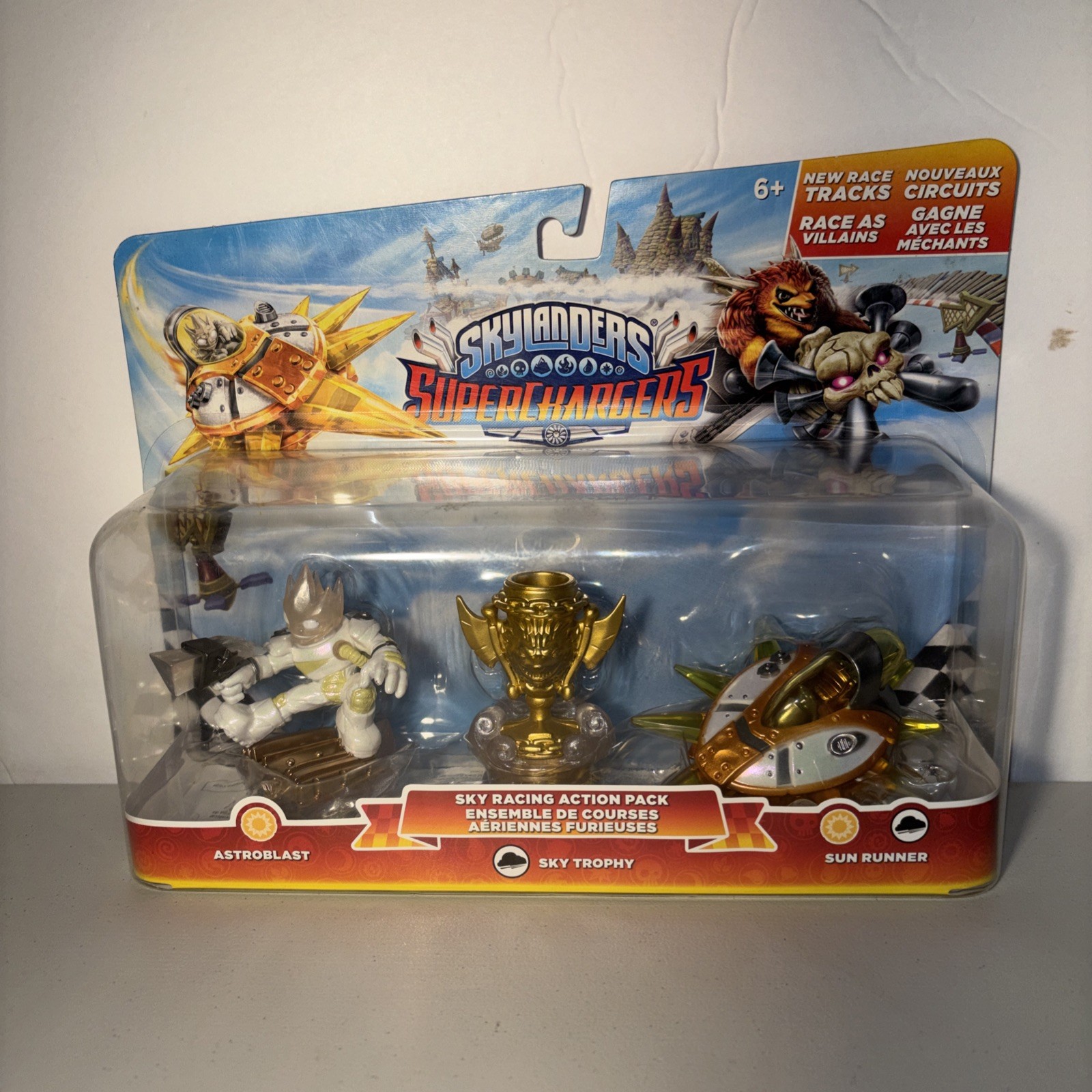 Skylanders Superchargers Sky Racing Action Pack Astroblast Sun Runner Trophy NIB