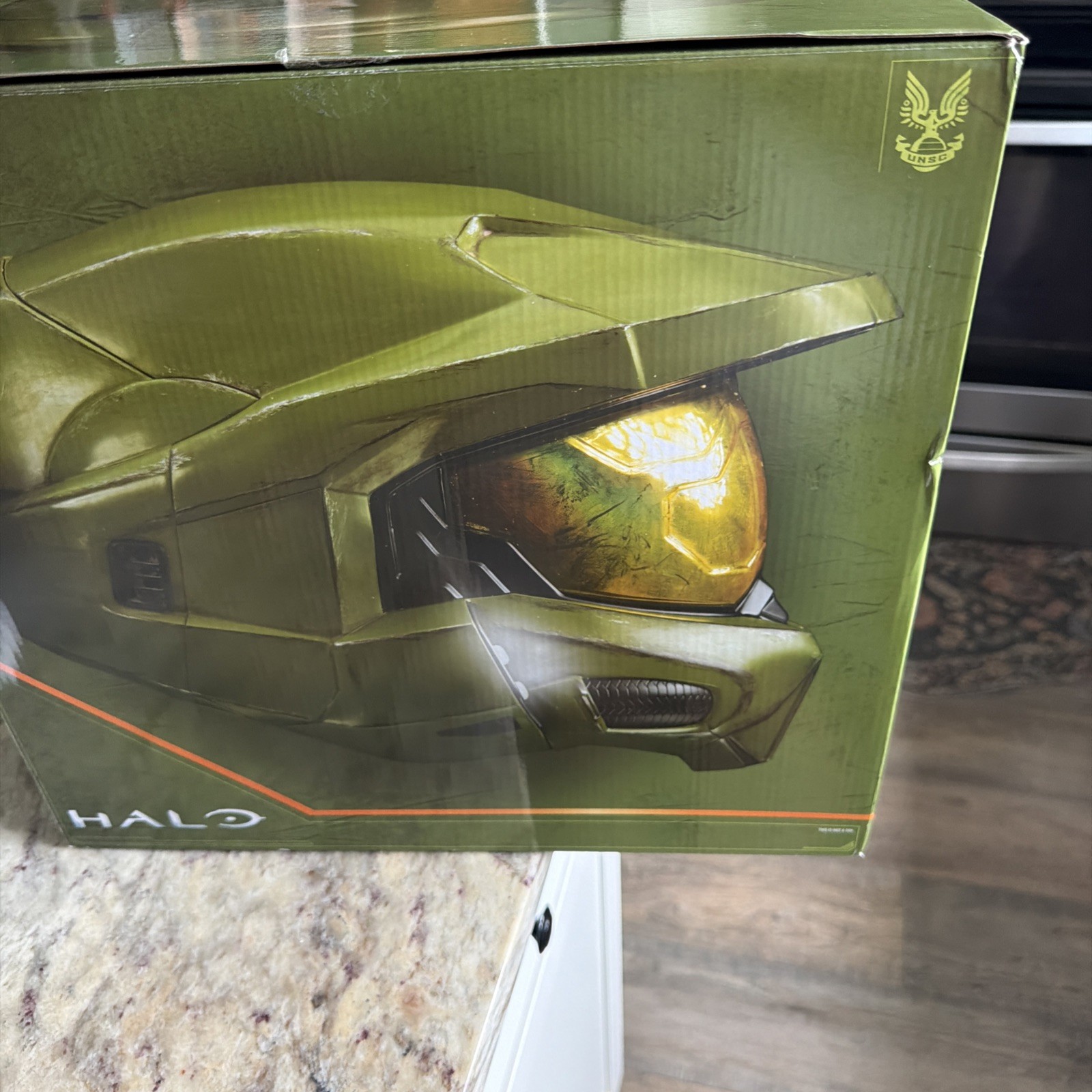 Halo Master Chief Deluxe Helmet with Stand-LED Lights on Each Side-Battle New