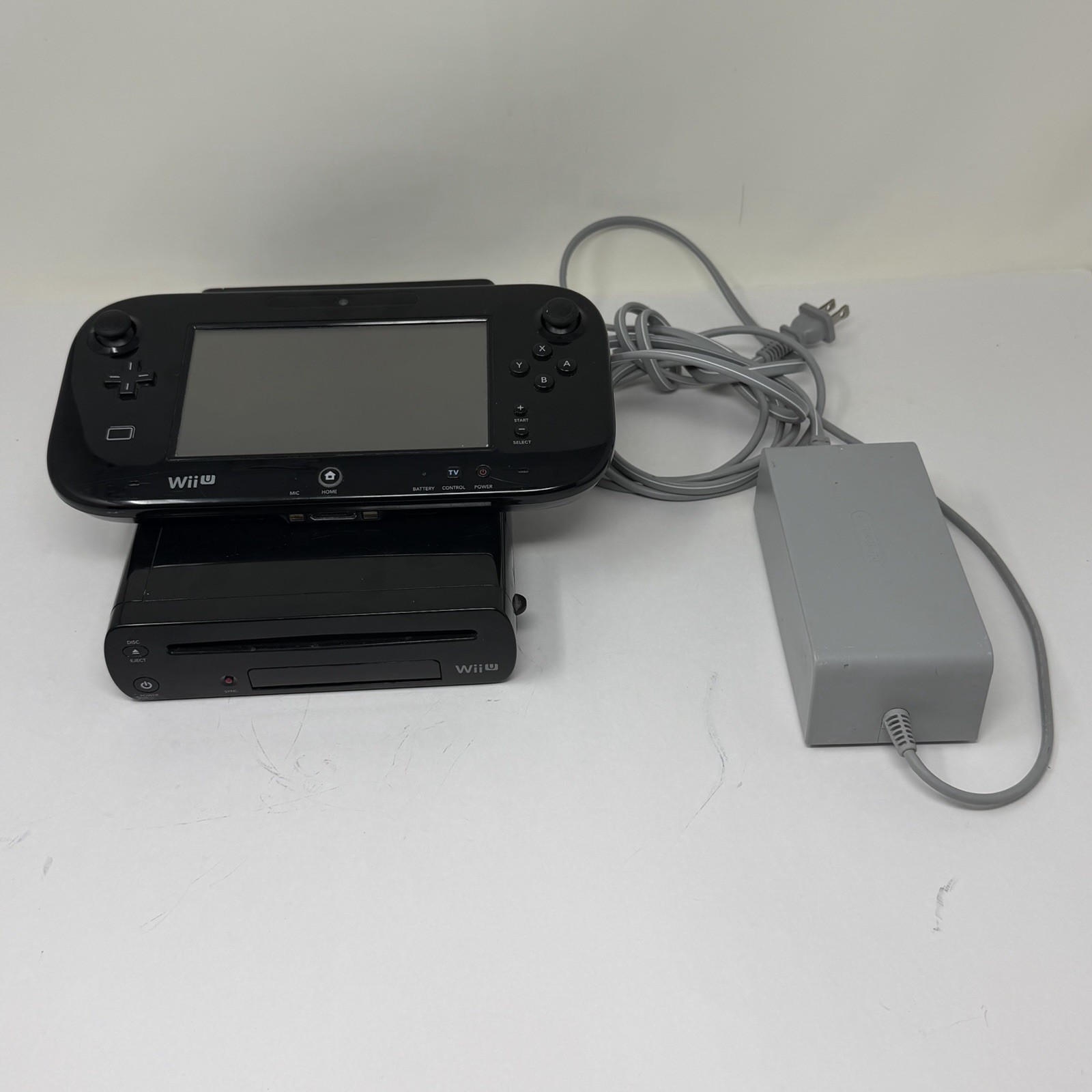 Nintendo Wii U Handheld Console Bundle – WUP-010 w/ Pac Man Ghostly Adventures 2