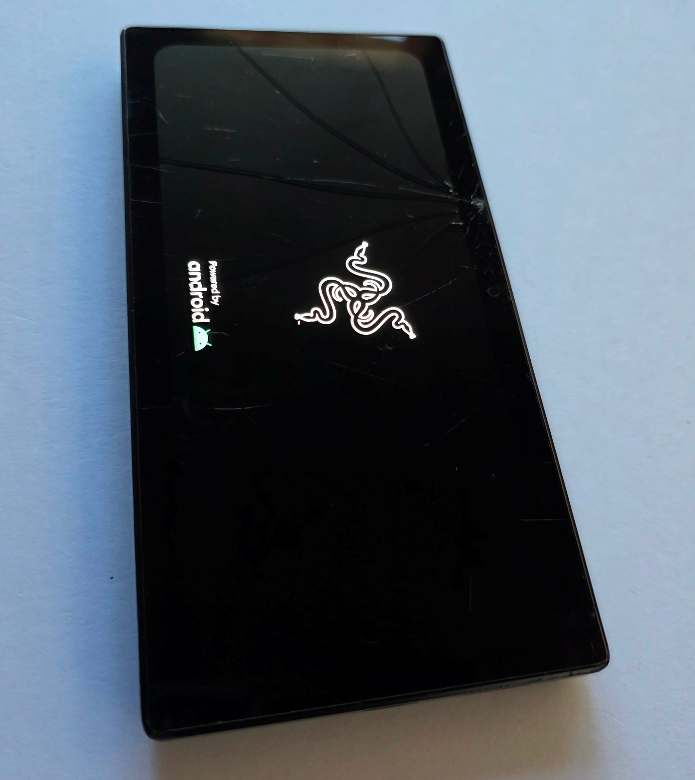 Black Razer Edge 5G Gaming Handheld Android 128GB TABLET – Works but has CRACKS