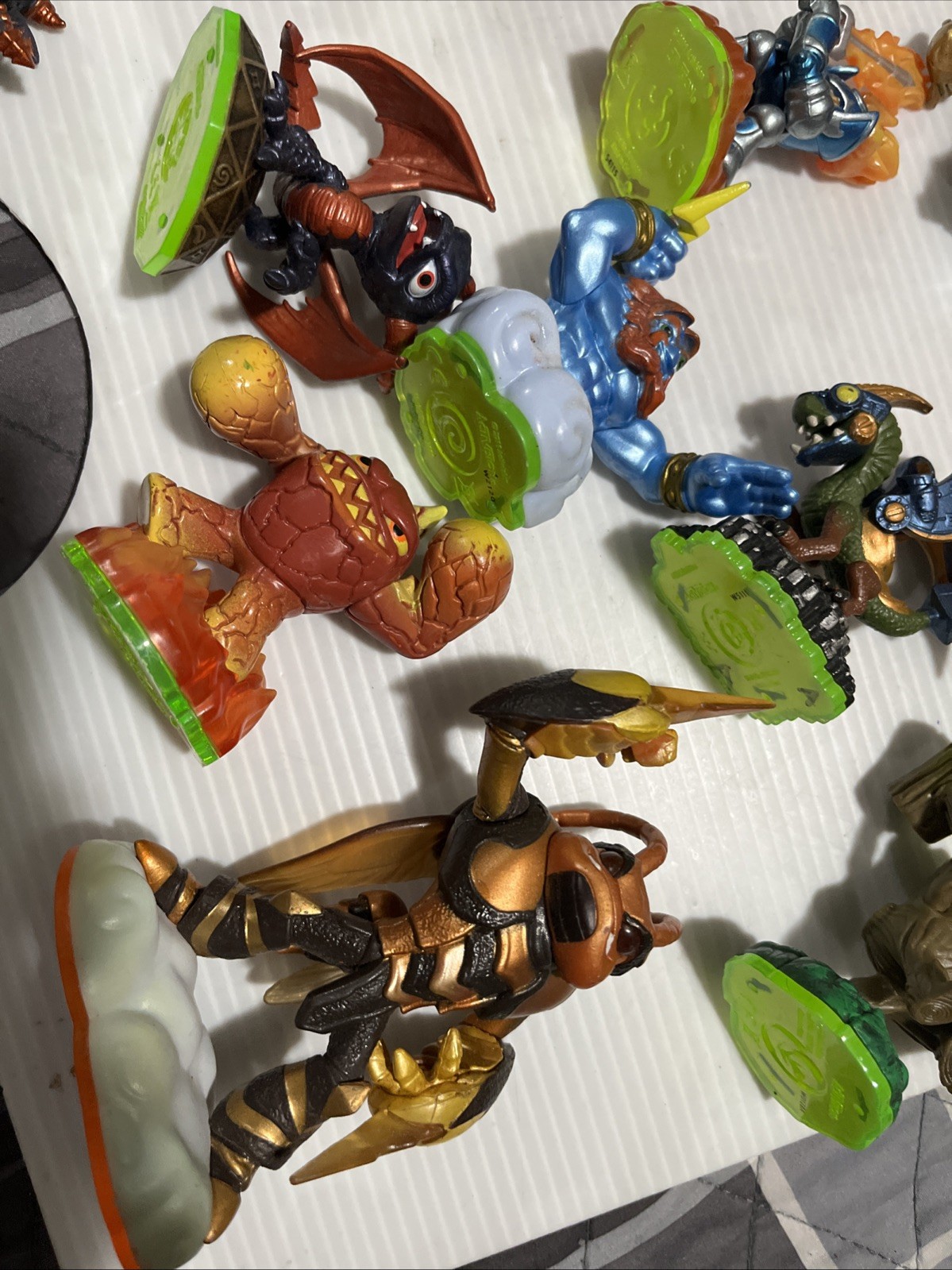 Lot Of 50 Skylanders incluyed enigma and more interesting character