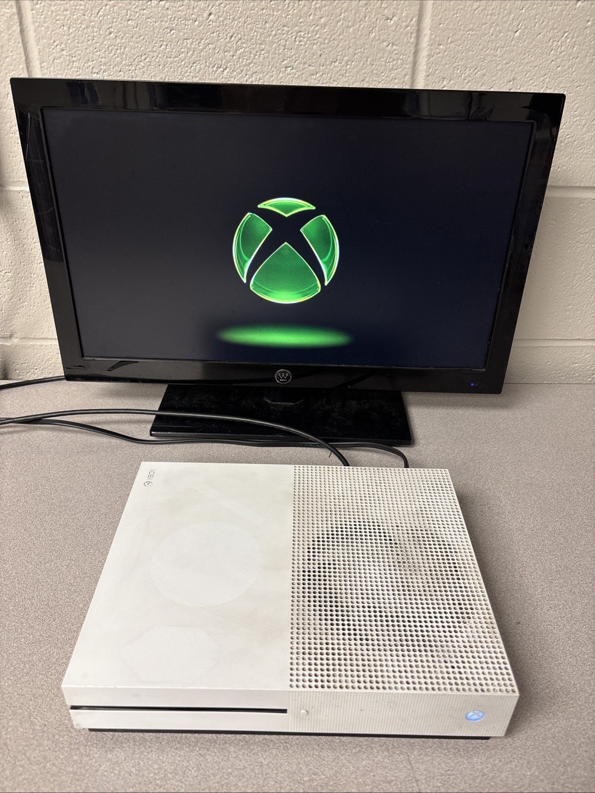 Microsoft Xbox One S (Model 1681) 500GB White Gaming System Console Only, Tested