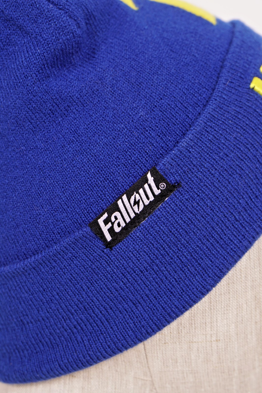 Bethesda Fallout Vault-Tec Vault 111 Beanie Blue & Yellow Stretch Cuffed 2016