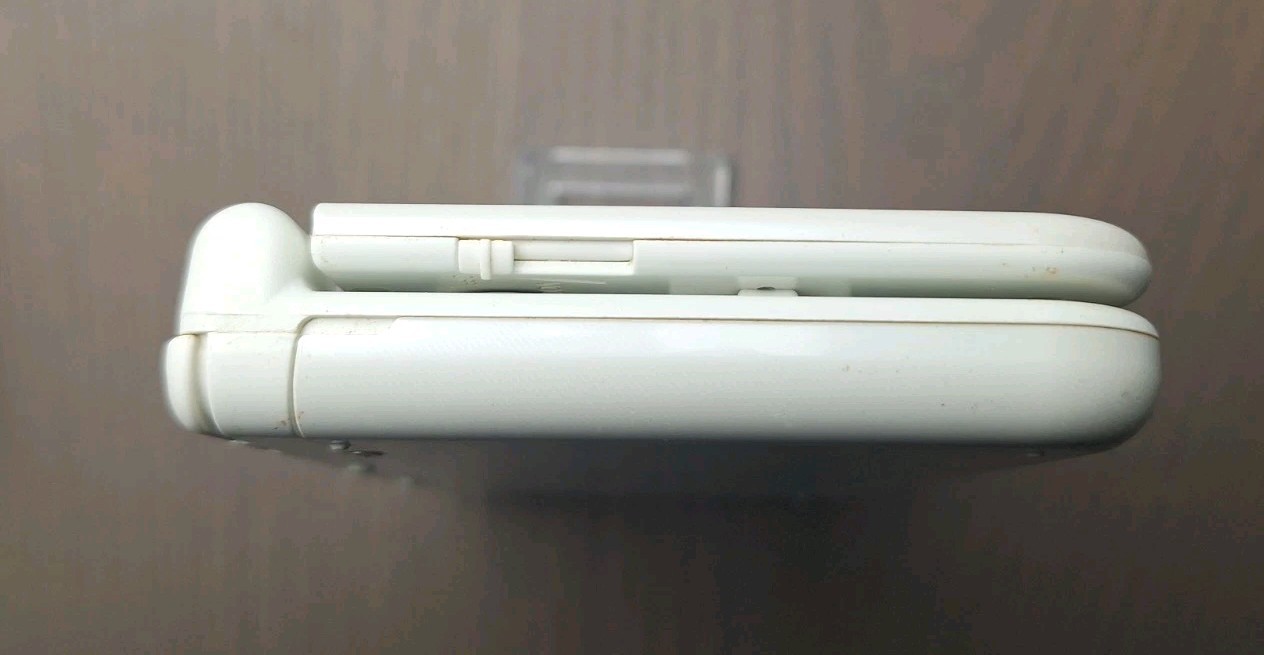 New Nintendo 3DS XL Pearl White | Charger + 32GB SD Card | REGION FREE