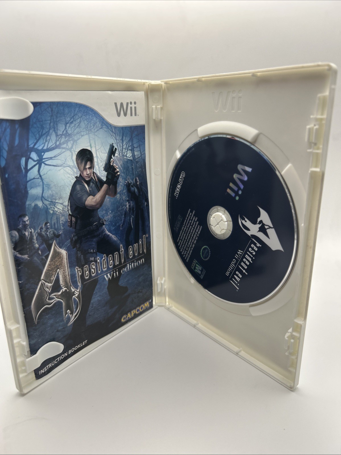 Resident Evil 4 Wii Edition (Nintendo Wii, 2007) Complete CIB w/ Manual