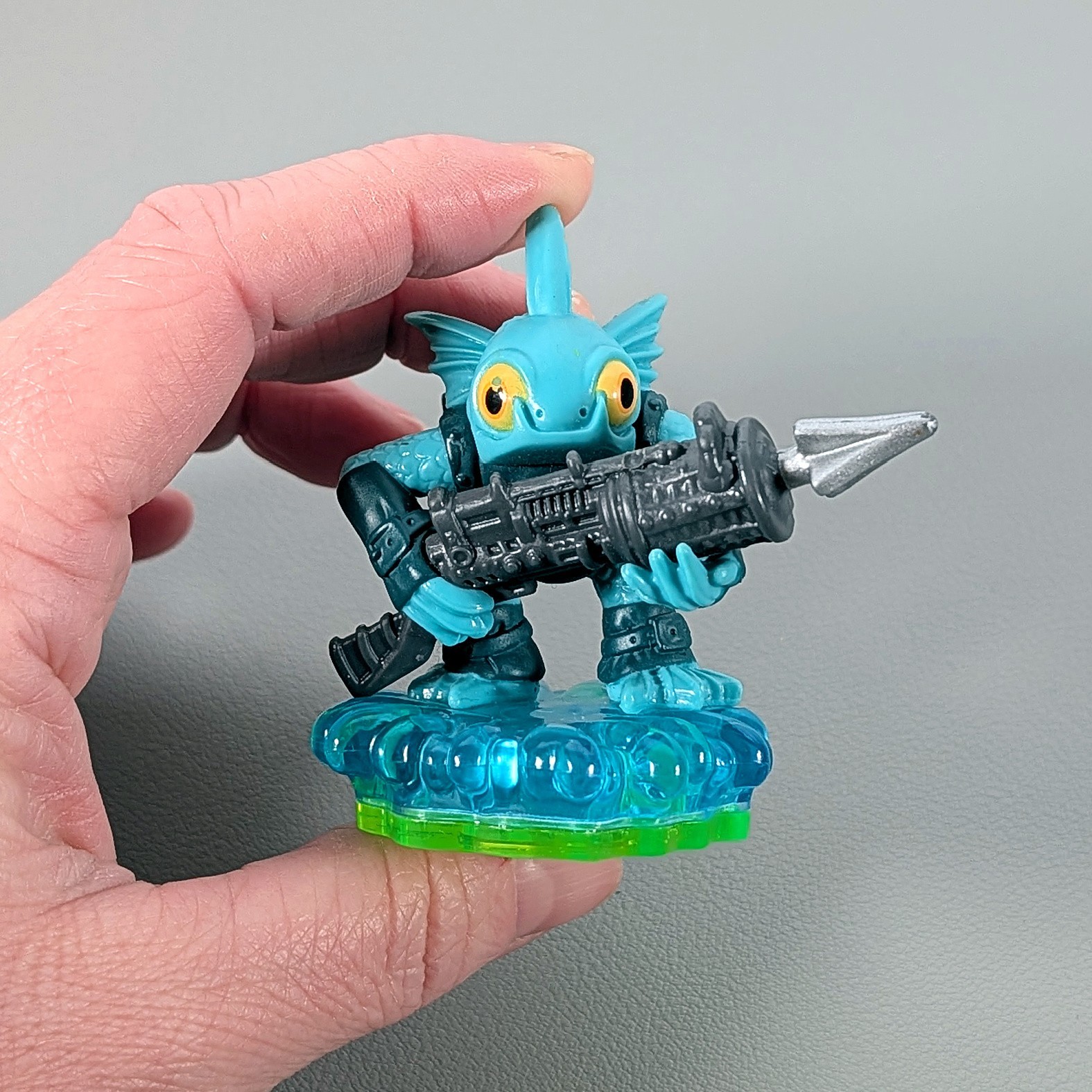 Skylanders Spyro’s Adventure Figure – Gill Grunt (Green Base)