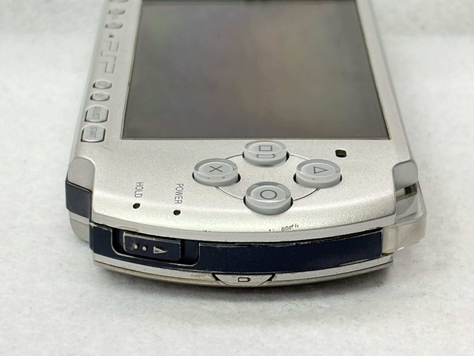 TESTED SONY PSP 3000 SILVER Console + Charger + battery + 3 game Region free 2GB
