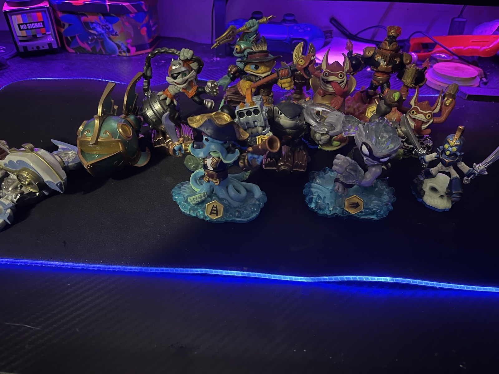 Skylanders Trap Team Character Figure Lot – Captain Frightbeard, Snapshot
