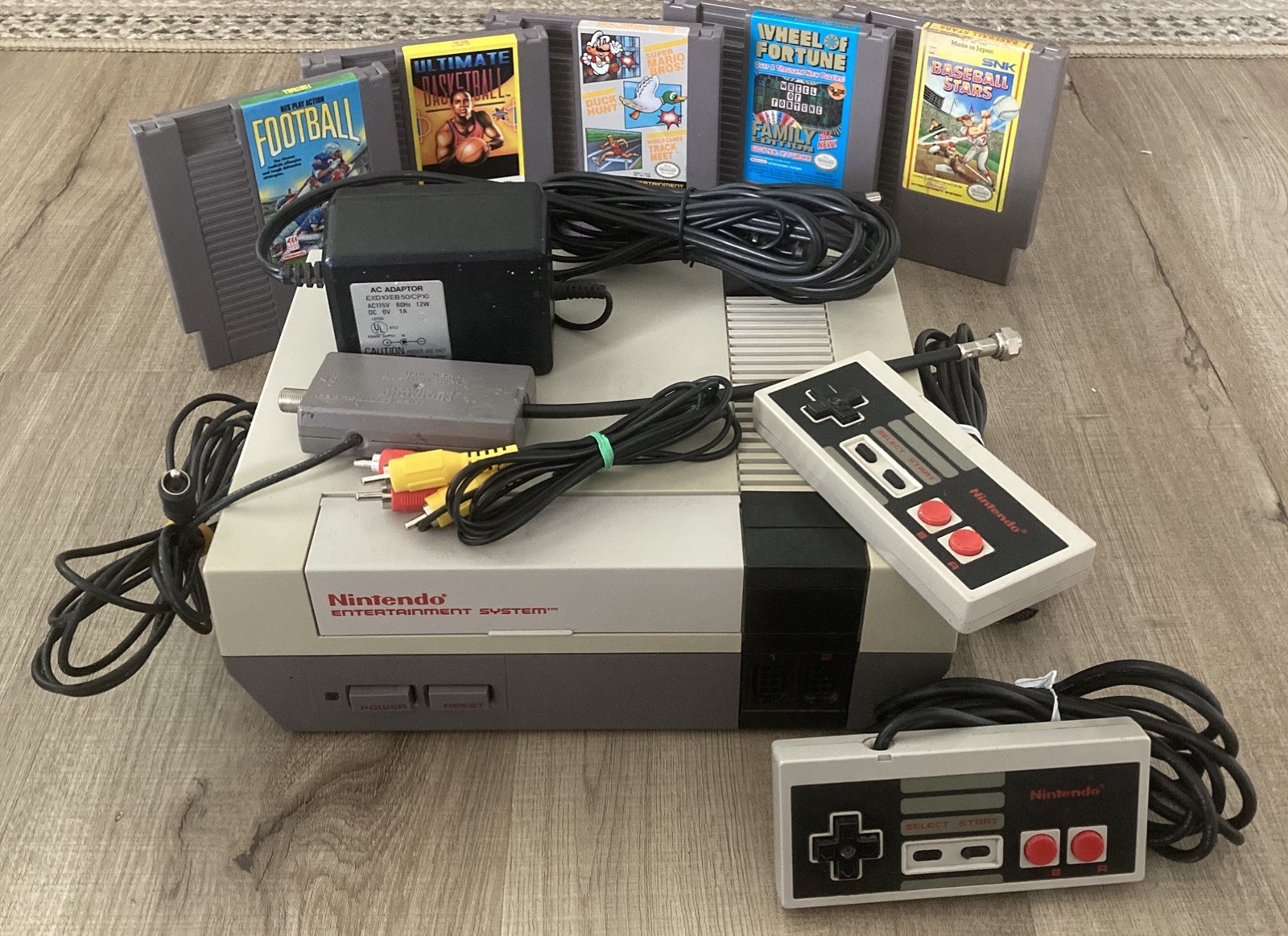 Nintendo NES System Console Mario Bundle New 72 Pin + 5 Games Tested & Working