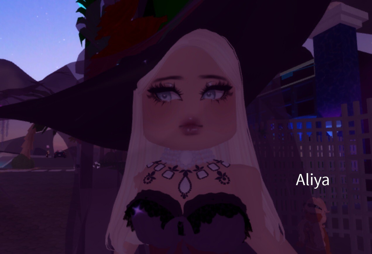 Royale High whimsy Witch-Sets Cheapest prices -Trusted Seller! – Fast Delivery!