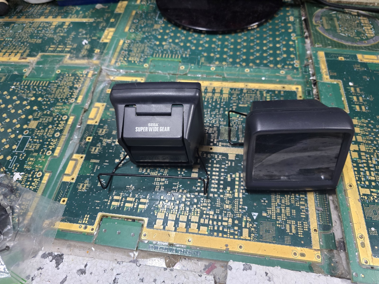 Sega Game Gear EXACT Super Wide Gear Magnifier Attachment x2-Intact w/Scratches