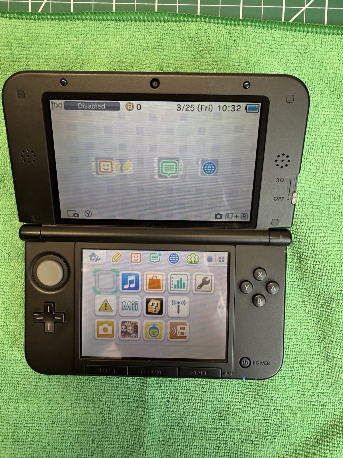 Nintendo 3DS XL Blue/Black Handheld Console w/ Charger Very Nice! Ships Free!