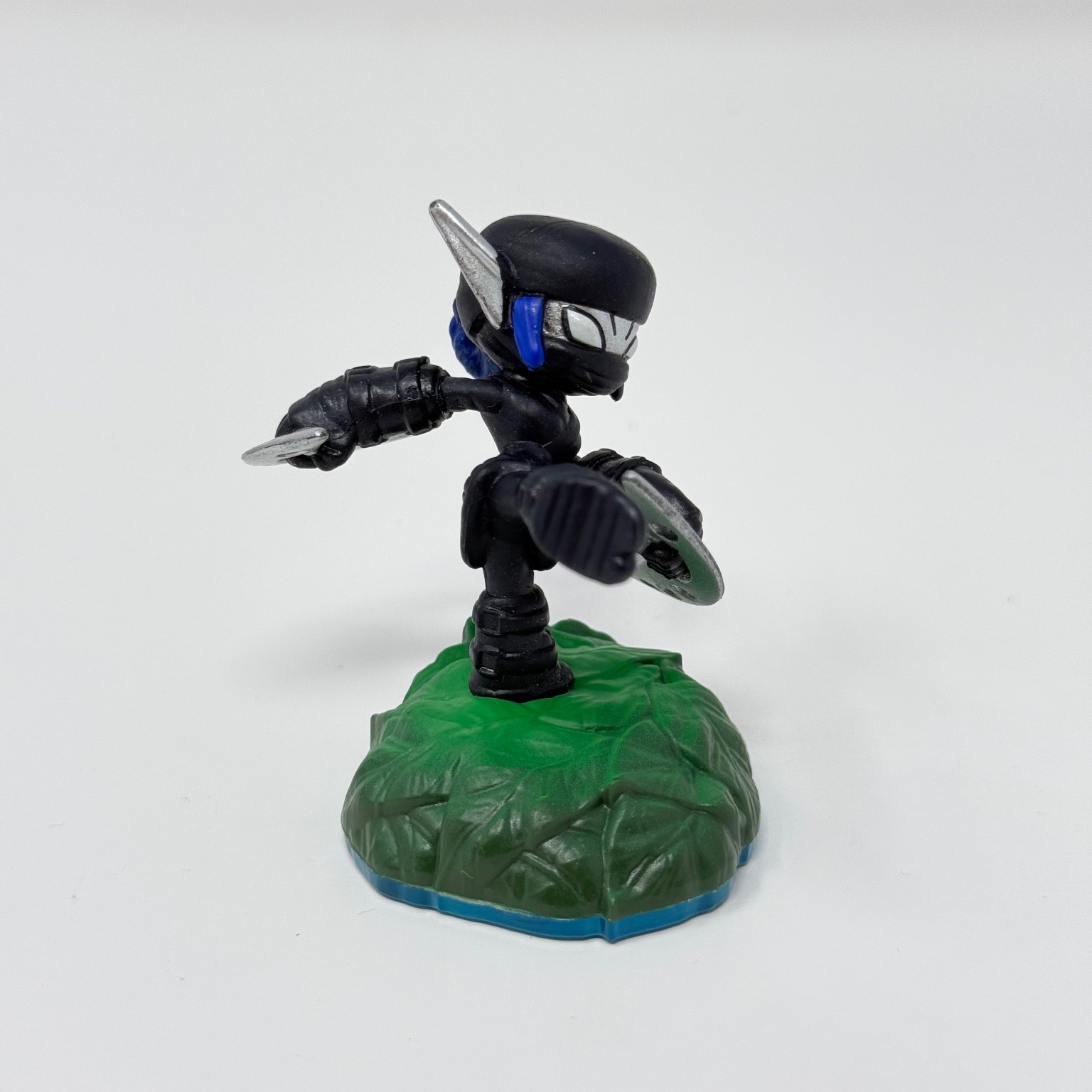 Activision Skylanders Dark Stealth Elf Figure Spyro’s Adventure Universal
