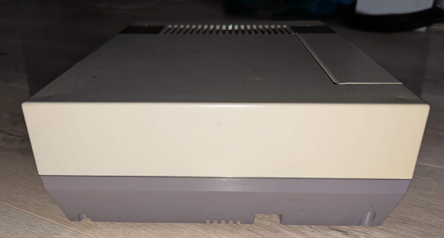 Original Nintendo NES Entertainment System w/ Super Mario Bros 1-3 & Game Genie