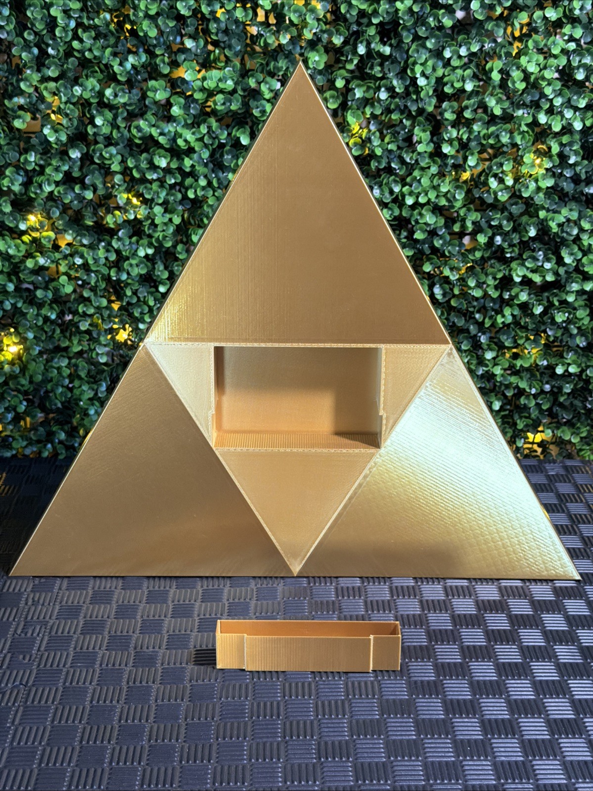Zelda Link to the Past Triforce SNES Super Nintendo Game Cartridge Display Stand
