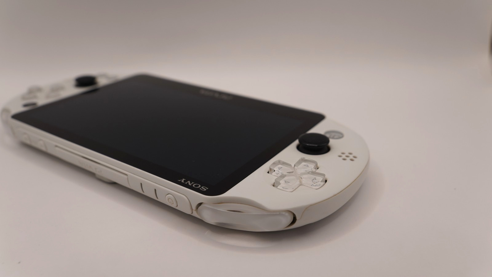 Sony PS Vita Slim PCH-2000 White + 5 Games + 8GB Memory Card + Charger Japan
