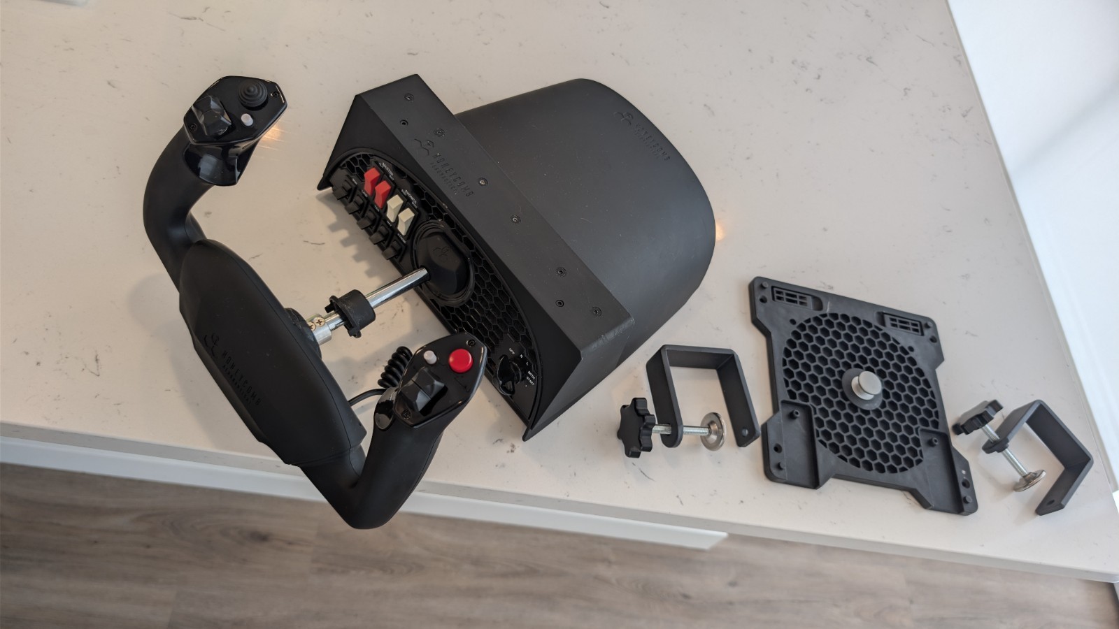Honeycomb Alpha Flight Controls Yoke & Switch Panel
