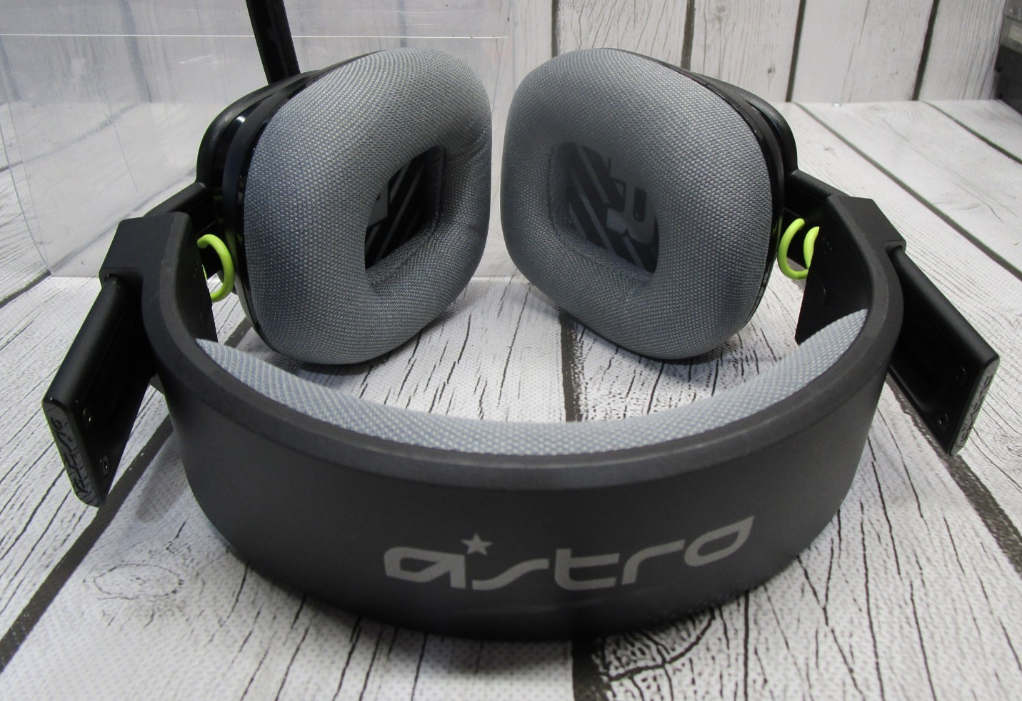 Logitech G Astro A10 Gen 2 Cross-Platform Wired Gaming Headset – New no Box