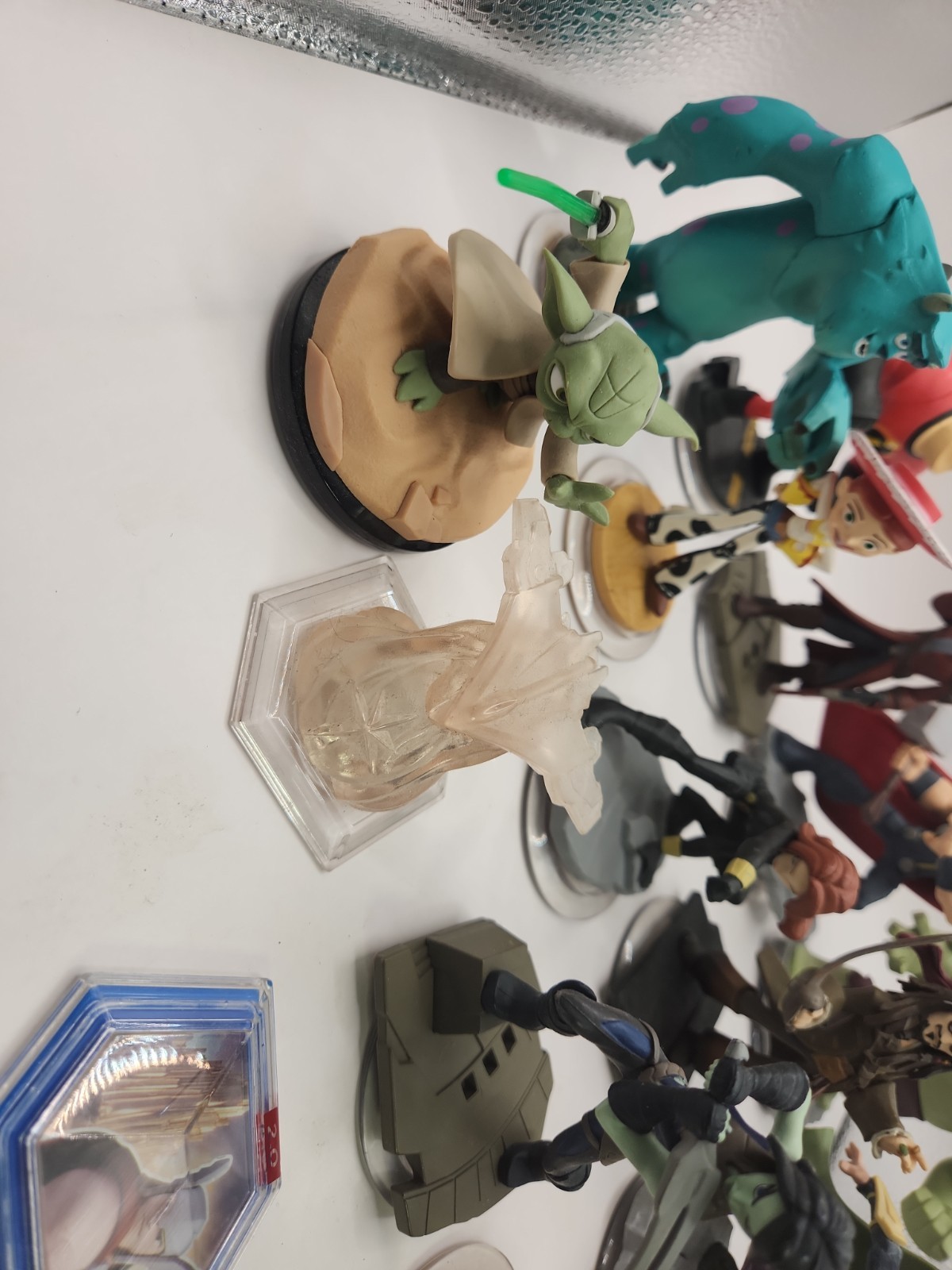 Disney Infinity 13 Figures & 1 Crystal & 1 Power Disc
