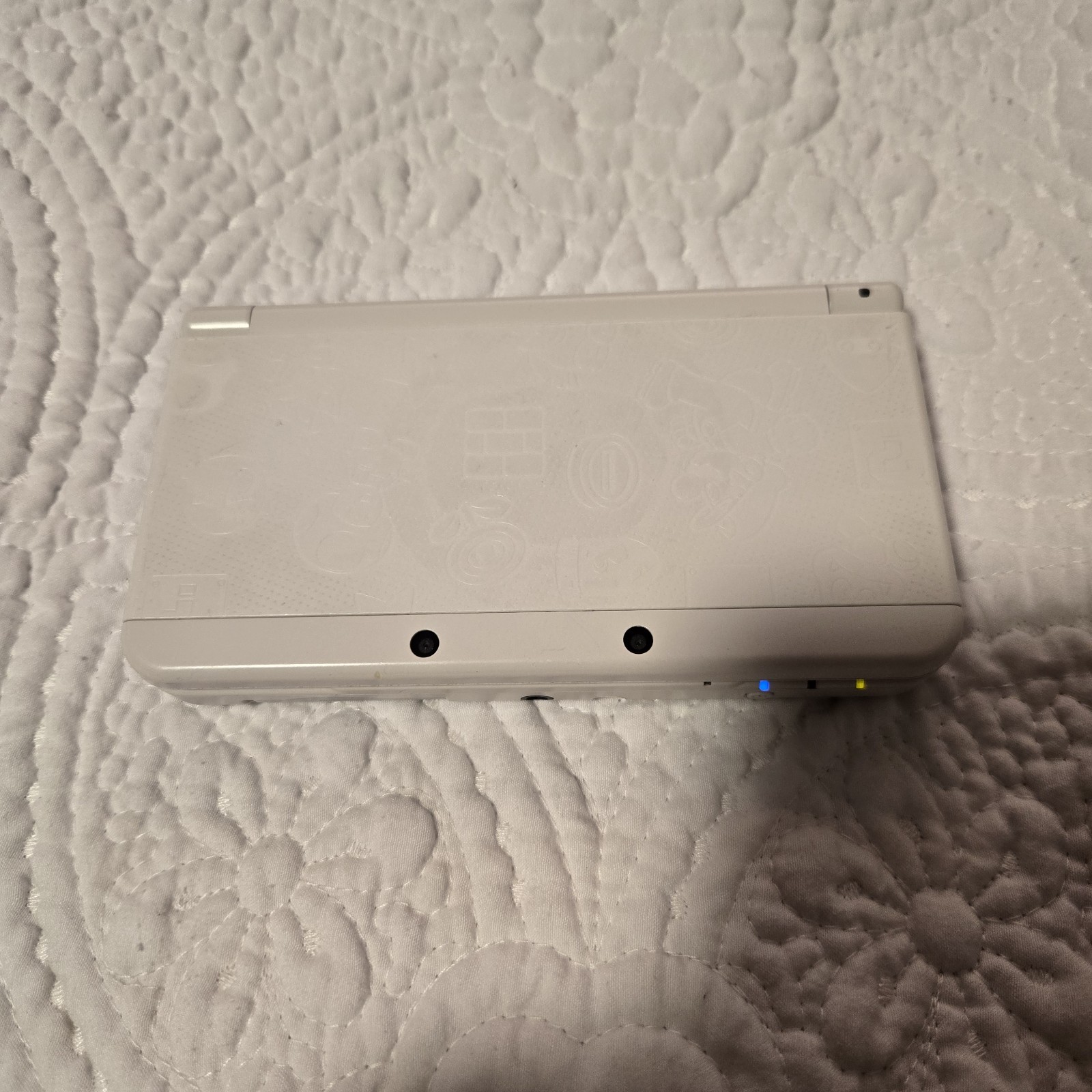 Nintendo New 3DS Super Mario Edition Handheld System – White TESTED No Stylus