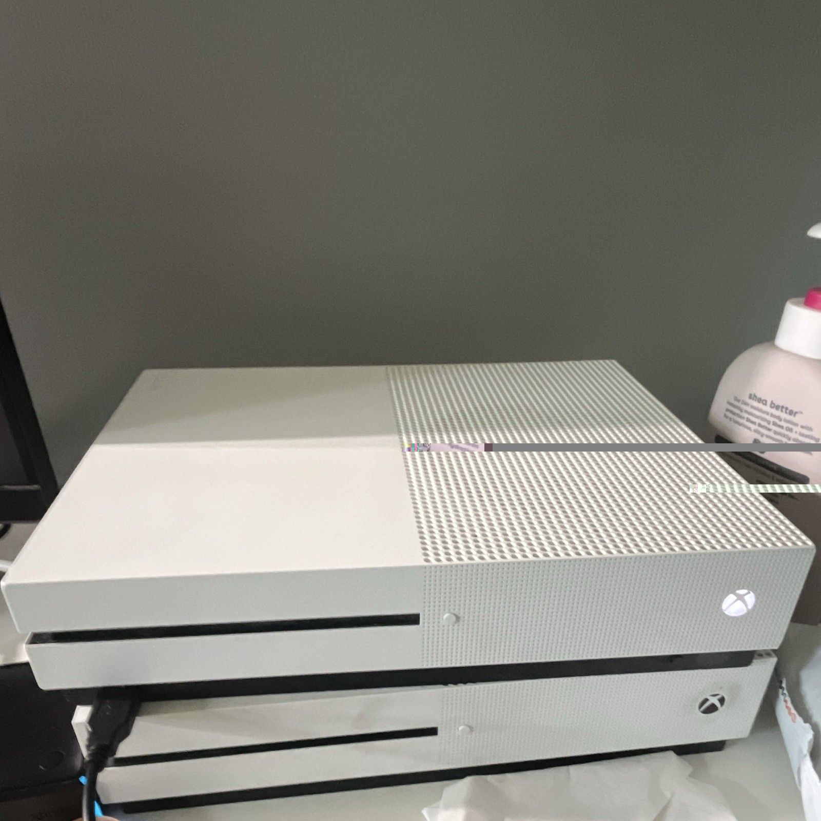 Microsoft Xbox One S 1TB White Console 4K UHD Wi-Fi Region Free (1681)