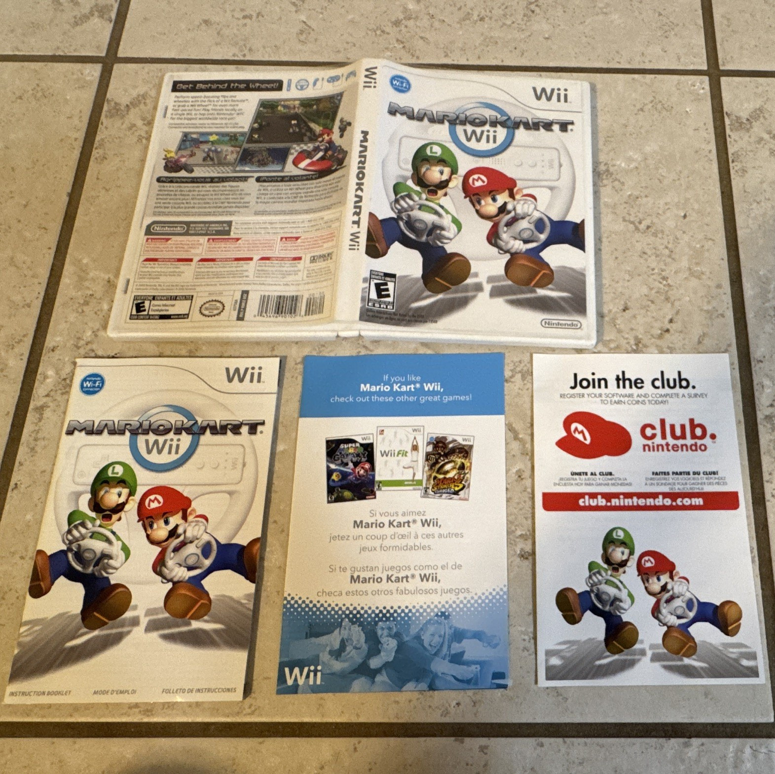 Nintendo Wii DVD Keep Case Game Case/Box with Manuals & Inserts *no disc*