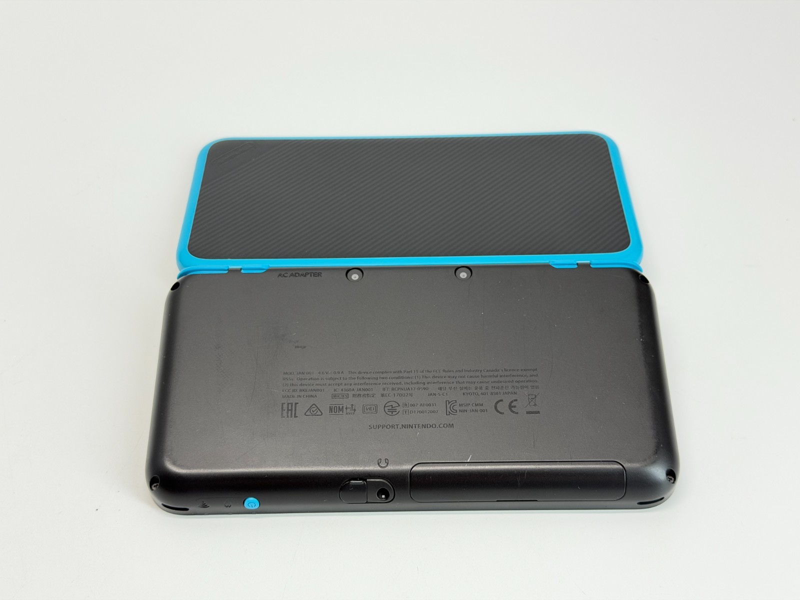 Nintendo New 2DS XL Blue/Black Handheld System Bundle w/Mario Kart 7