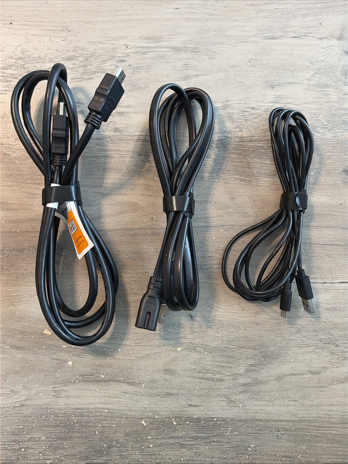 Sony PlayStation 4 | 2 Controllers | 500GB | CUH-1215A | Cables