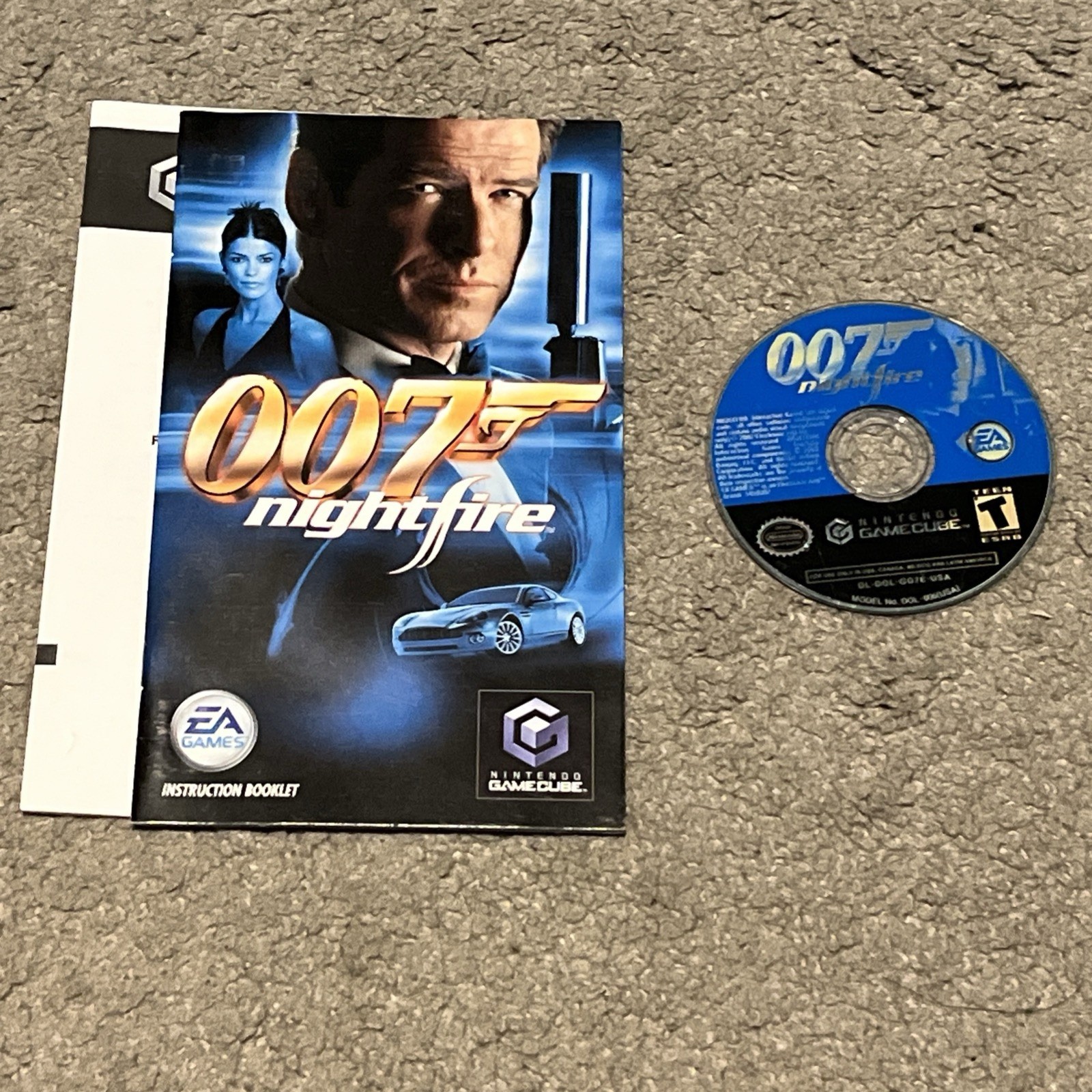 007: NightFire (GameCube, 2002) Disc And Manual Only Tested